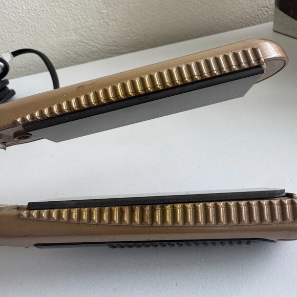 Hair Straightener / Flat Iron — Works & Heats Well (No Brand) - Picture 4 of 7